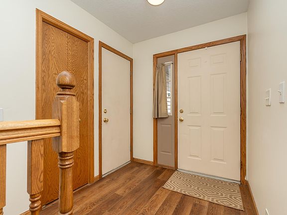 3rd image of 433 Braeburn Dr