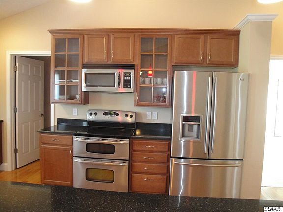 3rd image of 1476 Windfield Dr