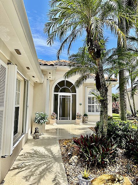 Front entry way 