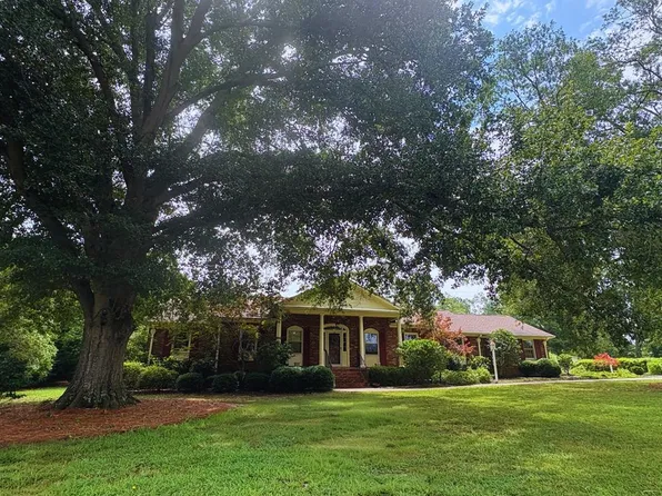 718 Parkview Dr, Laurens, SC 29360