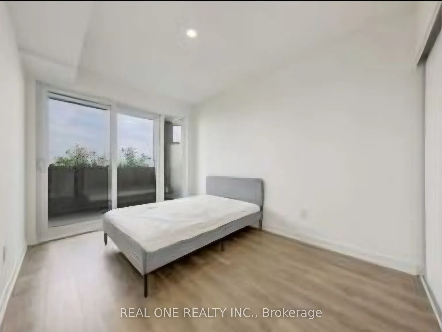 3 bed, $3,000 — Photo 3