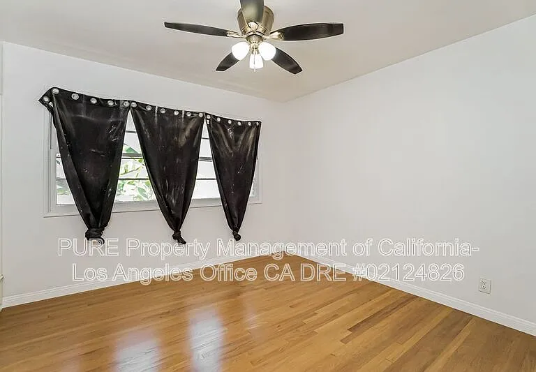 215 N Western Ave — Photo 7