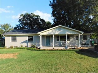 207 W 9th St, Oakboro, NC 28129