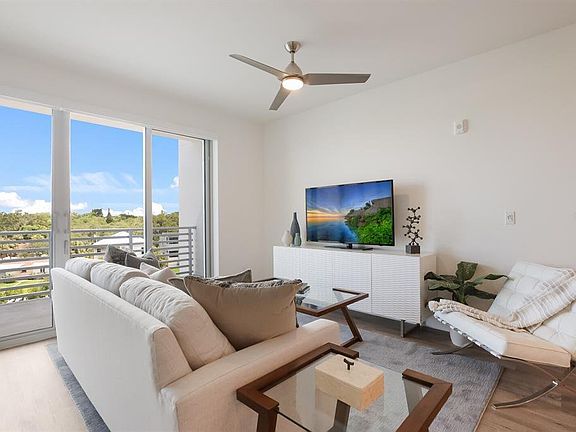 4th image of 1709 N Tamiami Trl #510