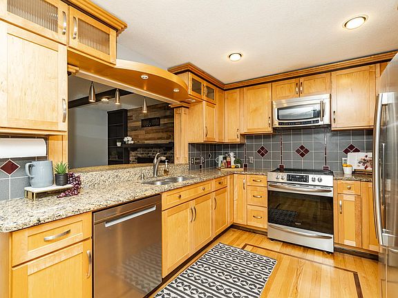 2nd image of 958 28th St NW
