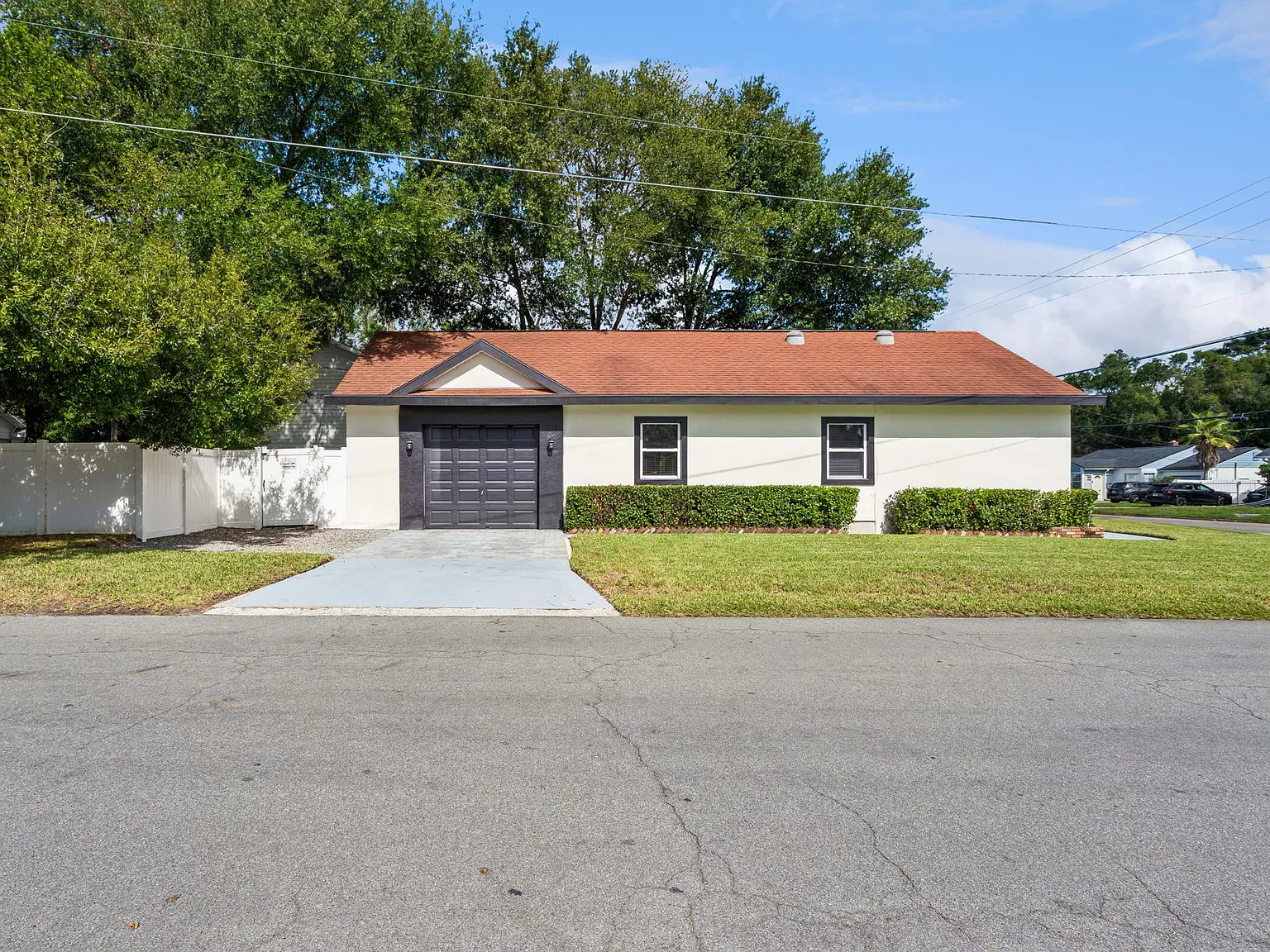 3 bed, 950 sqft, $2,650 — Photo 4