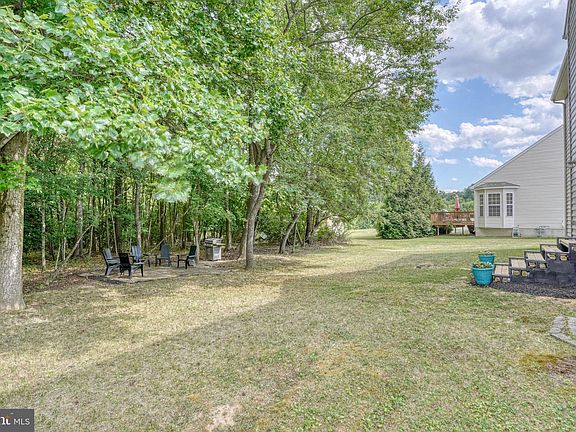 4th image of 654 Olde Field Dr