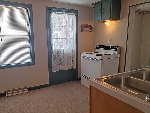2nd image of 121 & 113 E Cornelia St