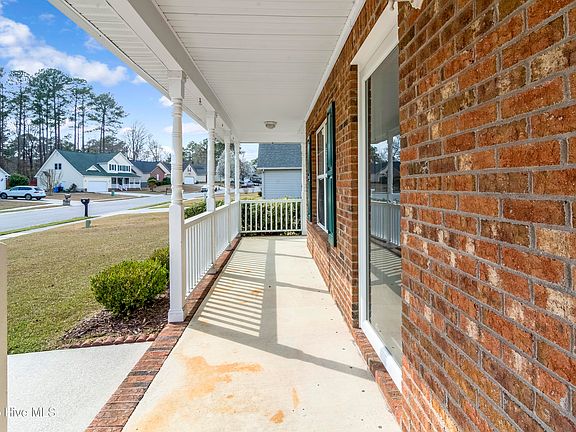 3rd image of 302 Southbridge Dr