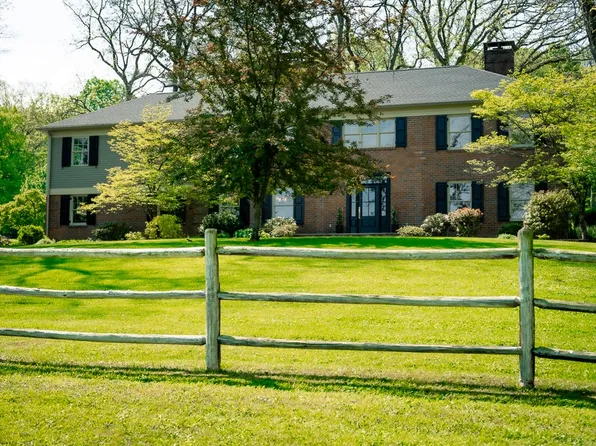 234 Strawberry Ln, Ligonier, PA 15658