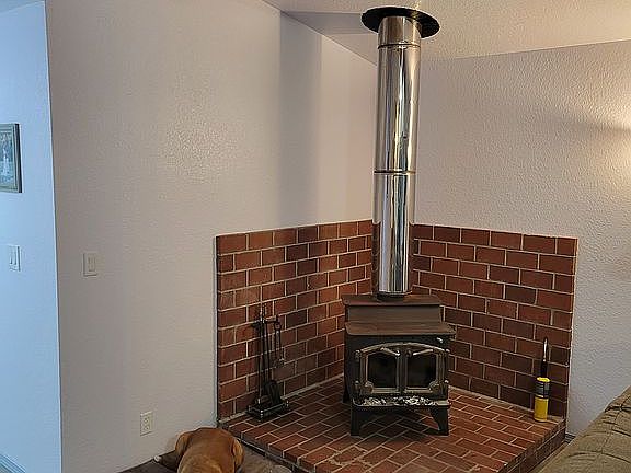 5th image of 1261 E 5th St