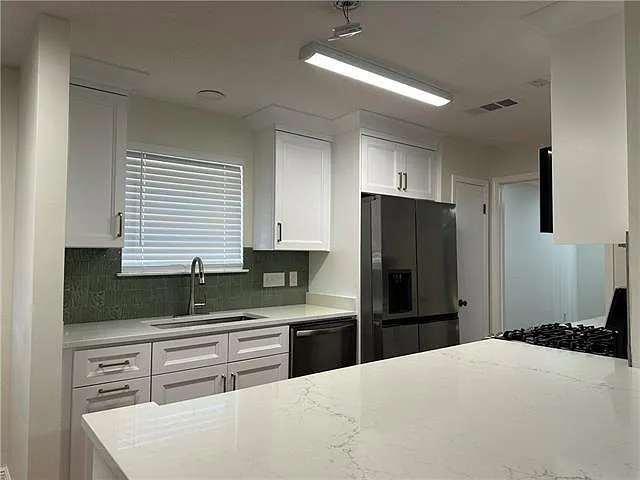 916 Martin Behrman Walk — Photo 6