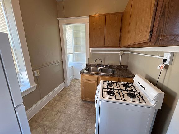 4th image of 469 Herschel St #5
