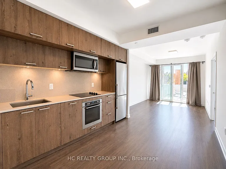 50 McCaul St #315 — Photo 5