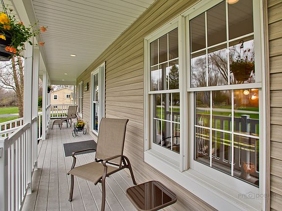 4th image of 2836 Jackson Dr