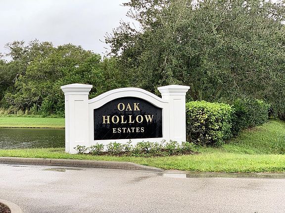5th image of 3970 Oak Hollow Ave