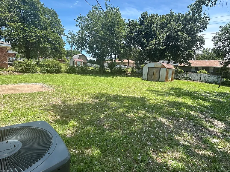 1320 Parkwoods Ter — Photo 12