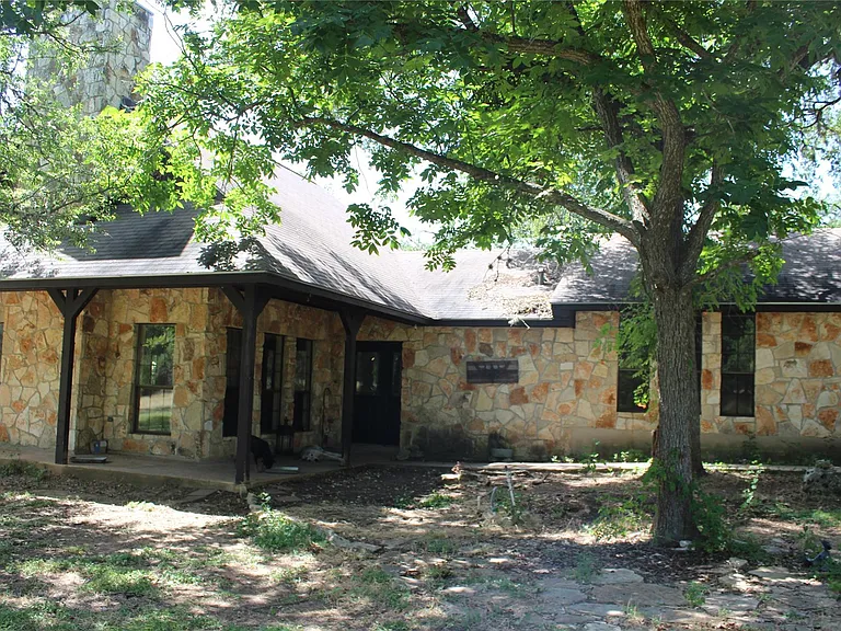 211 Thomas Oaks Dr — Photo 7