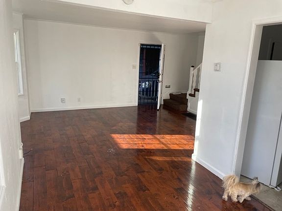 Front Entrance/Living Area