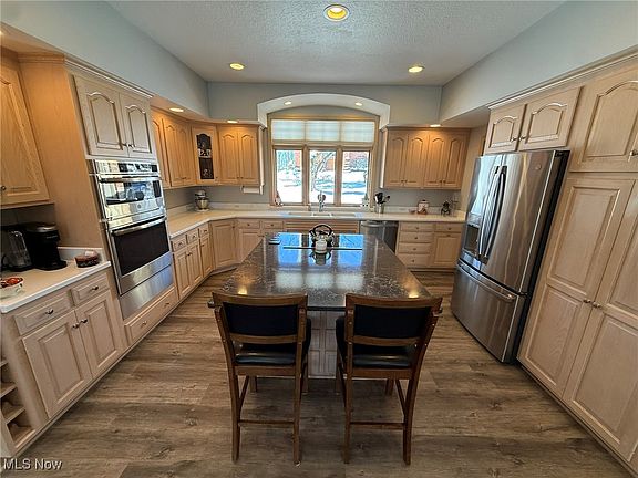 3rd image of 310 Hillcrest Dr NE
