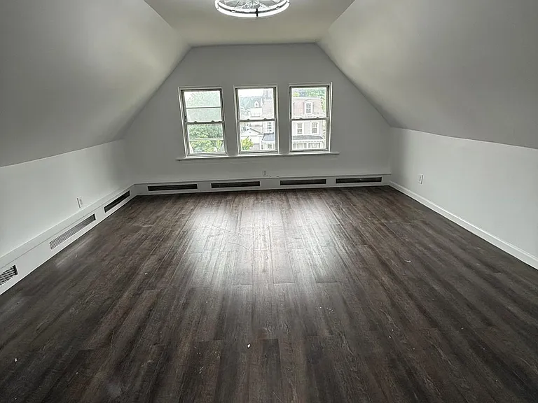 12 Cedar Pl #3 — Photo 5
