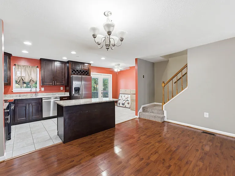 10703 Campus Way S — Photo 7