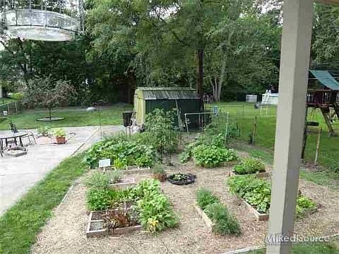 4th image of 23439 Sherman Ave
