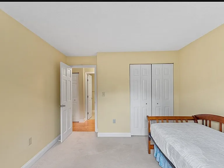 650 Brookside Dr #D — Photo 21