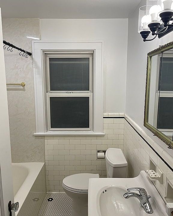 1st image of 142 Lincoln Blvd