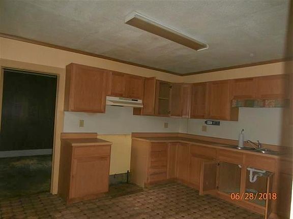 2nd image of 303 S Pearl St