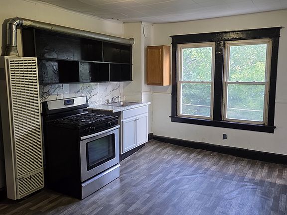 5th image of 17 Holland St #2