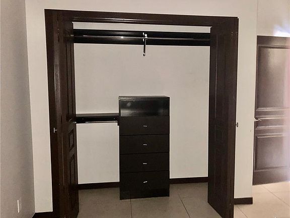 5th image of 4217 Colbath Ave #435-A