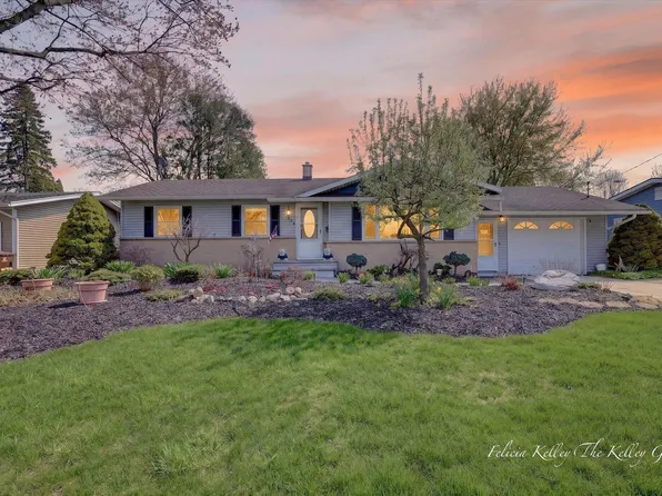 276 Nelson St NW, Sparta, MI 49345