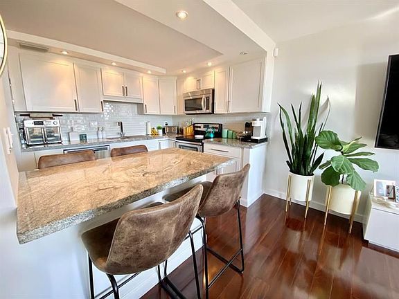 5th image of 2881 NE 33rd Ct APT 4G