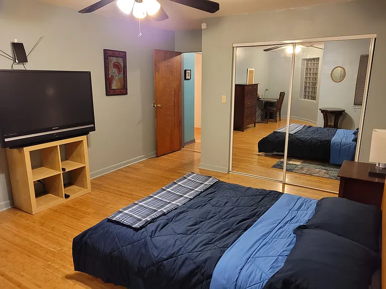 3044 W Addison St #2 — Photo 9