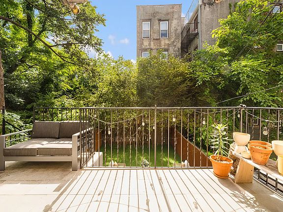 4th image of 438 Lewis Ave #2