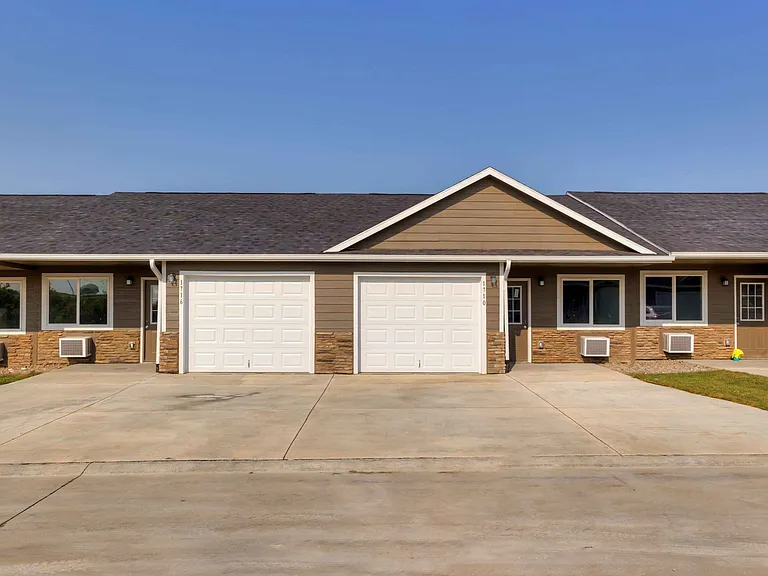 2 Bedroom, Single-story Townhomes for rent in Madrid, IA — Photo 32