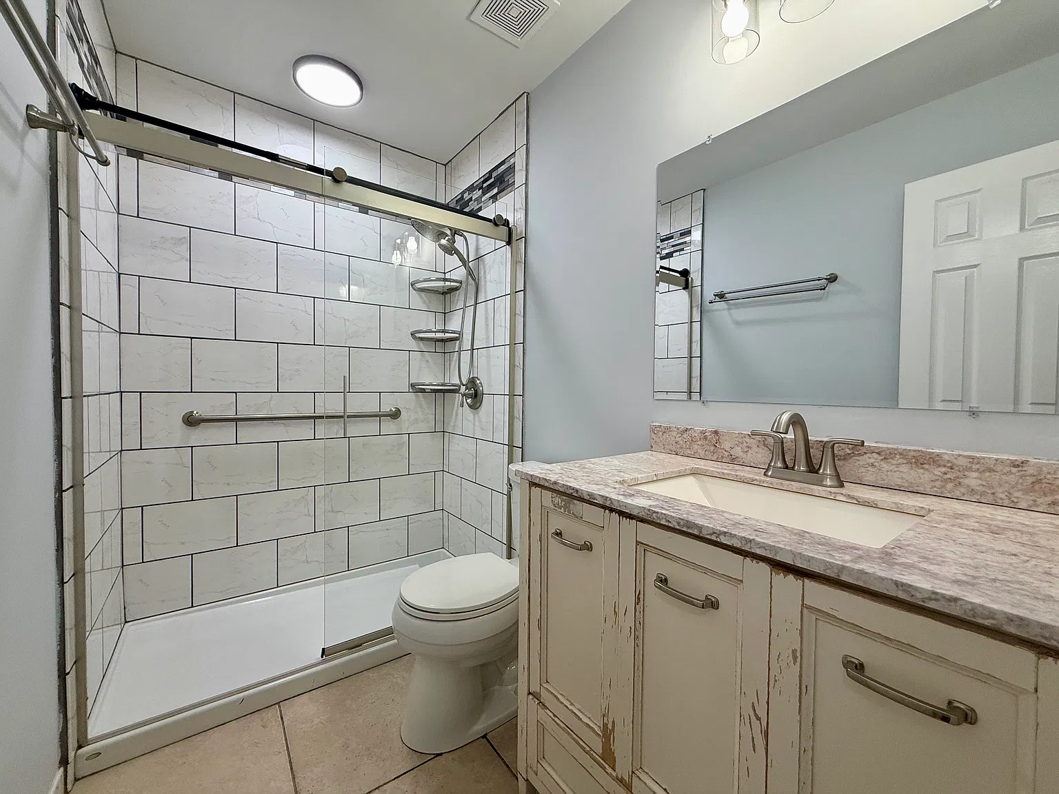 4 bed, 2346 sqft, $2,600 — Photo 4
