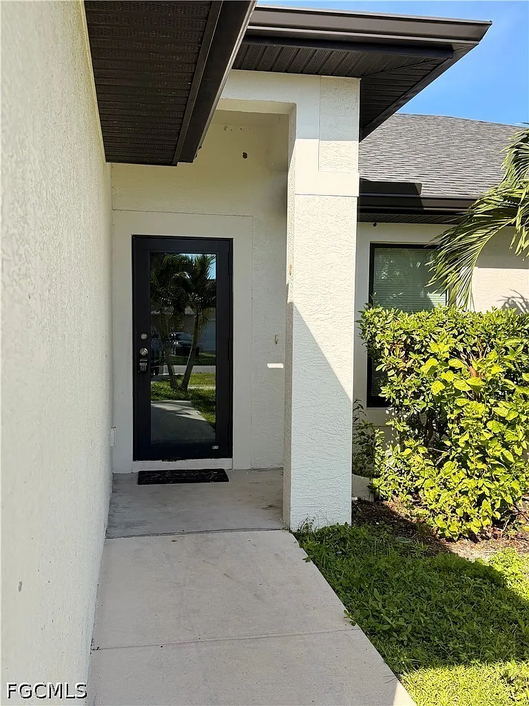 3 bed, 2.0 bath, 1248 sqft, $1,700 — Photo 3