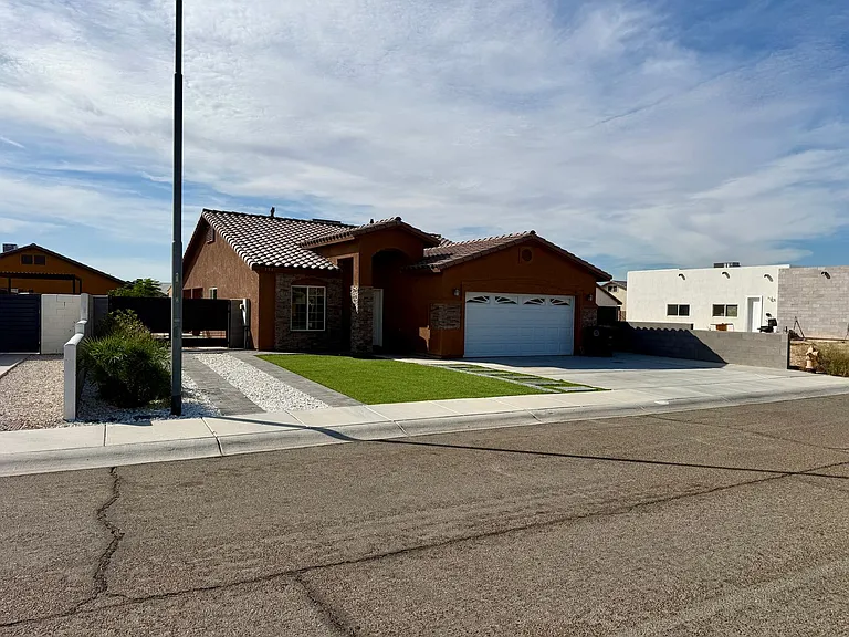 173 N Cecilia Torres Ct — Photo 2
