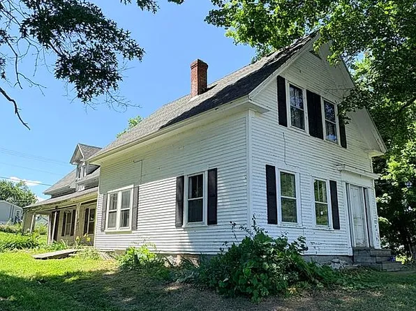 26 Mill St, Hartland, ME 04943