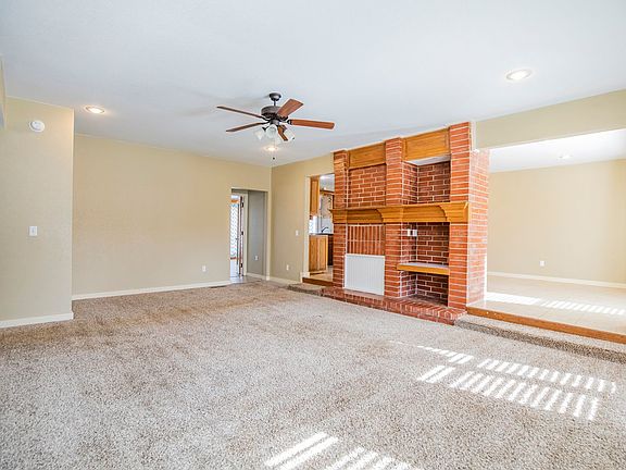 2nd image of 2605 W Dogwood St