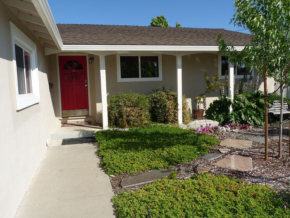 1st image of 409 Lassen Dr