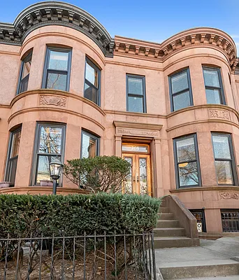 Sold by Compass | media 1