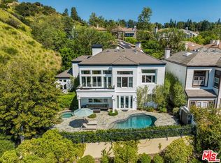 2427 Cobham Ct, Los Angeles, CA 90077
