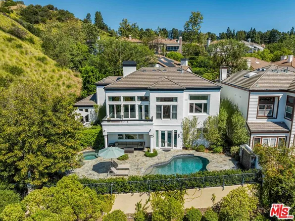 2427 Cobham Ct, Los Angeles, CA 90077