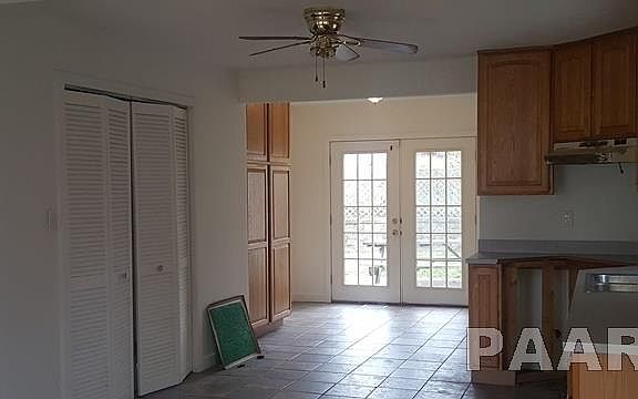 4th image of 827 W Bartlett Ct