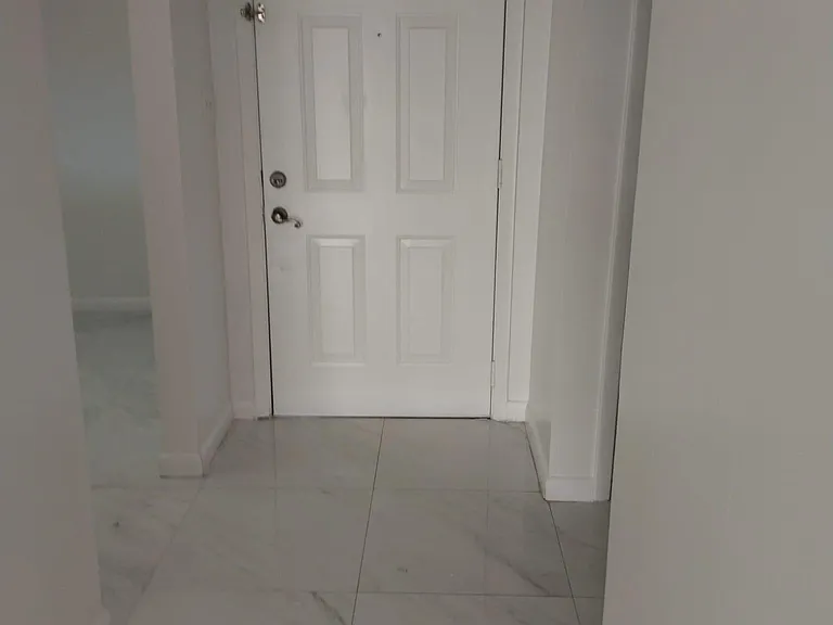 805 SW 113th Way #805 — Photo 10