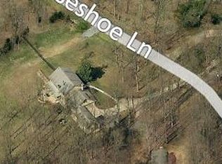 8520 Horseshoe Ln, Potomac, MD 20854