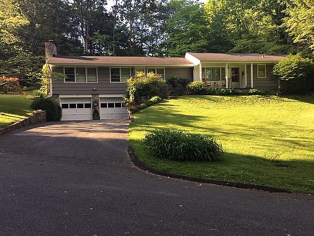 1st image of 223 S Laurel Cir